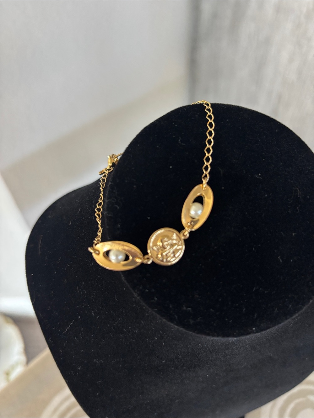 Gold Glass Pearl Accent Women’s Bracelet